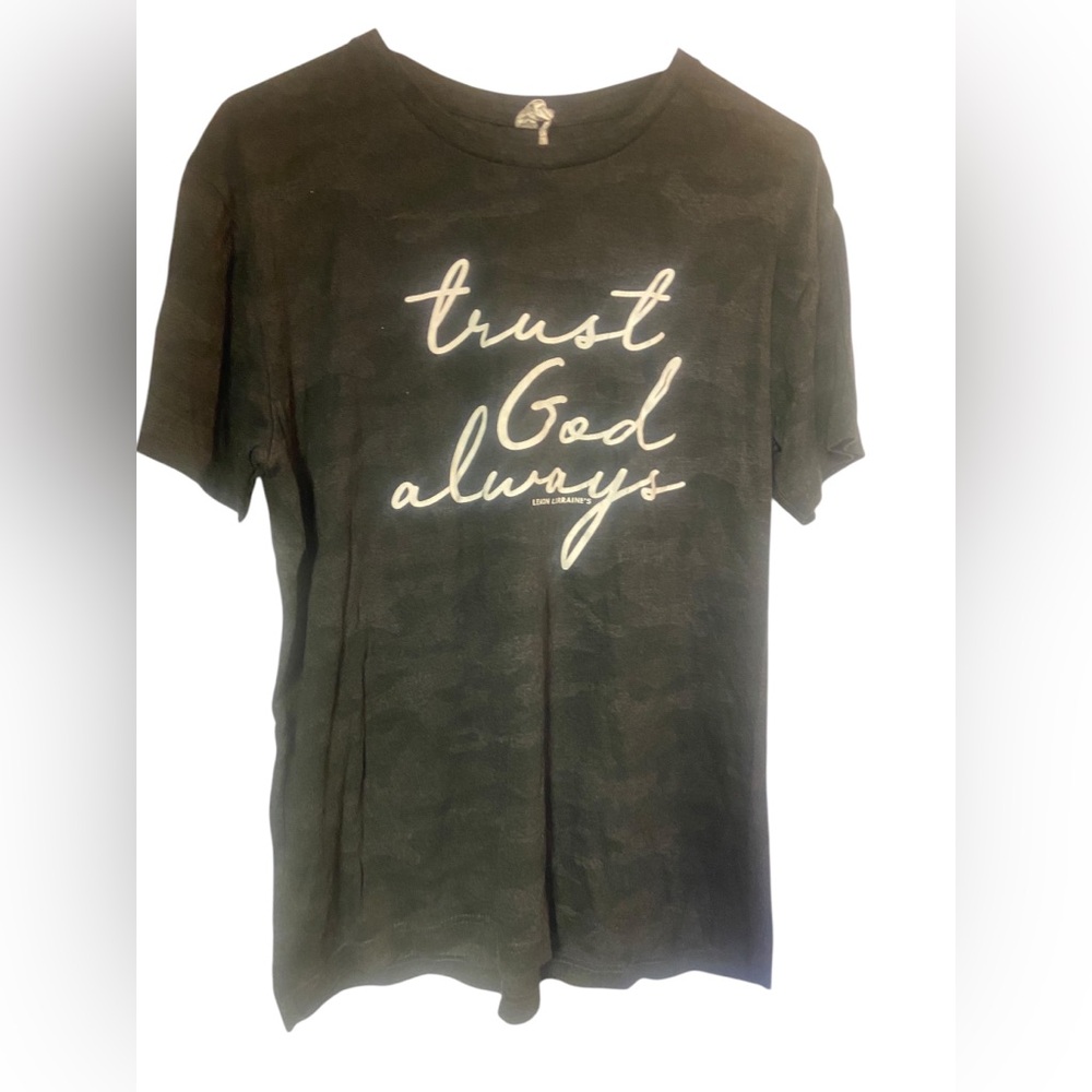 Lemon Lorraine’s black casual Medium cotton blend shortcsleeve tshirt